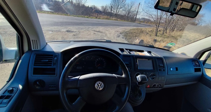 Volkswagen Caravelle cena 31500 przebieg: 352592, rok produkcji 2007 z Ząbki małe 466